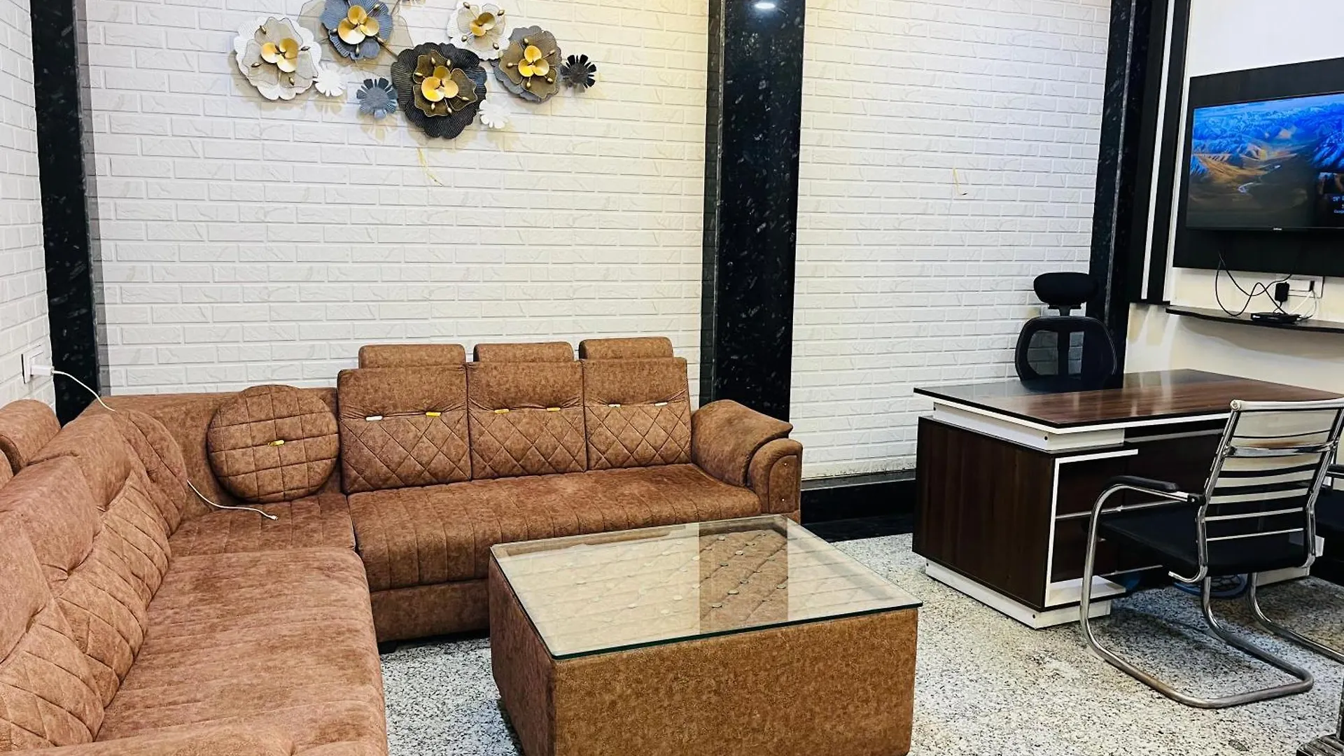 Hotel Aastha Inn Benares India